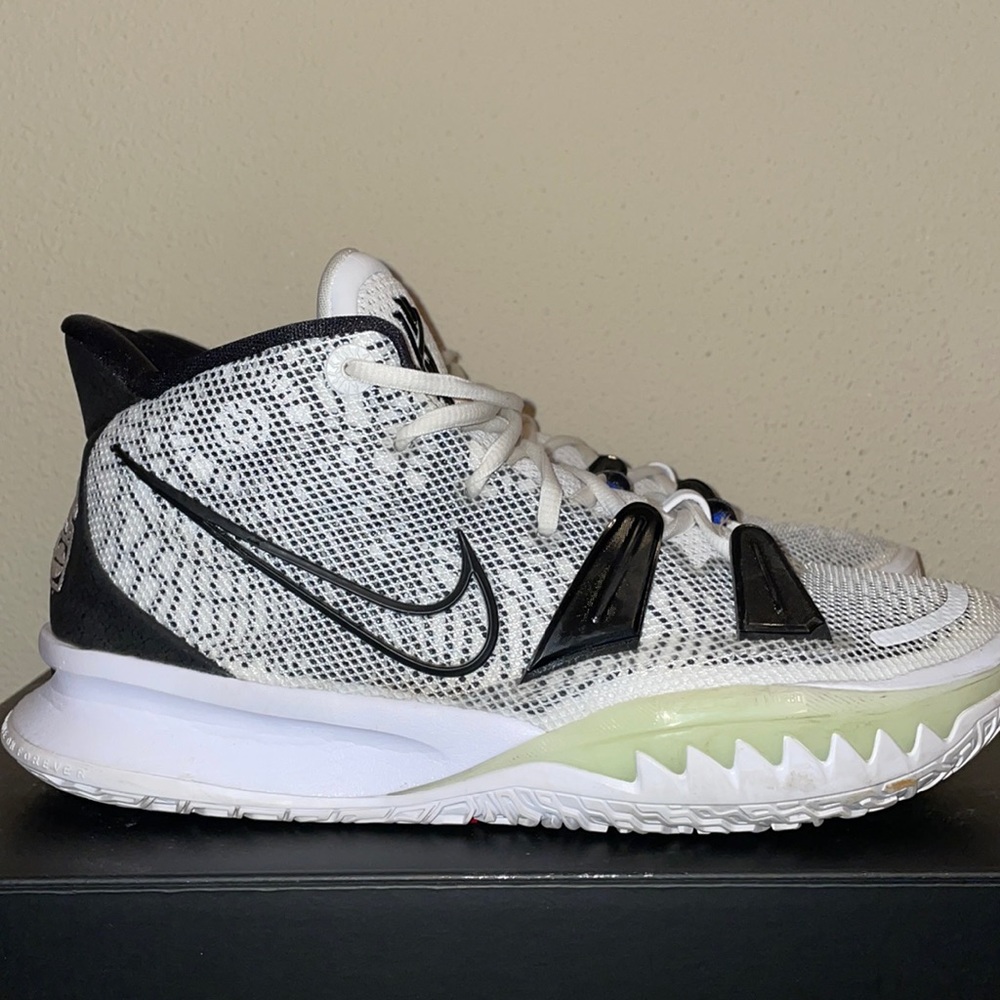 Kyrie 7 ‘Brooklyn Beats’